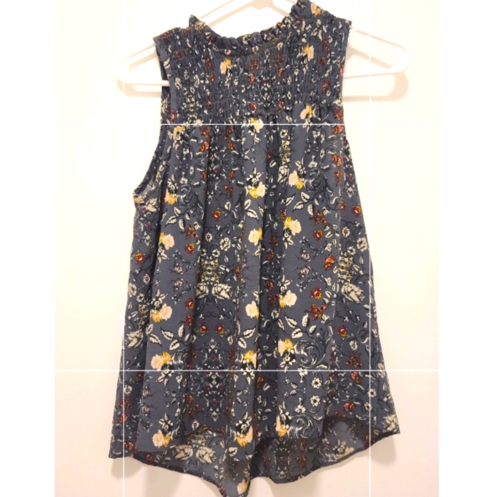 Womens sleeveless shirt